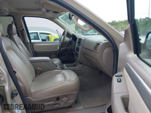 2005 Mercury Mountaineer Convenience z VIN 4M2DU66W95UJ09233, wystawiony jako IAAI lot #42460350 z przebiegiem 176 717 mil mil oraz . Historia ofert i sprzedaży dostępna na DreamBid. Obrazek 5.