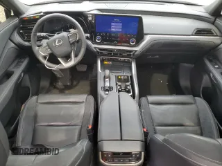 2024 Lexus TX 350 z VIN 5TDAAAB64RS000246, wystawiony jako Copart lot #54301965 z przebiegiem 28 664 mil mil oraz Szkoda całkowita • Salvage title. Historia ofert i sprzedaży dostępna na DreamBid. Obrazek 8.
