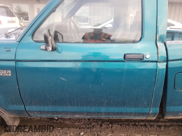 1992 Ford Ranger with VIN 1FTCR10AXNUB23337, listed as a Copart auction lot 53846484 with 624,472 mi miles and Non Repairable. Bid and sale history available at carsss.com. Image 7.