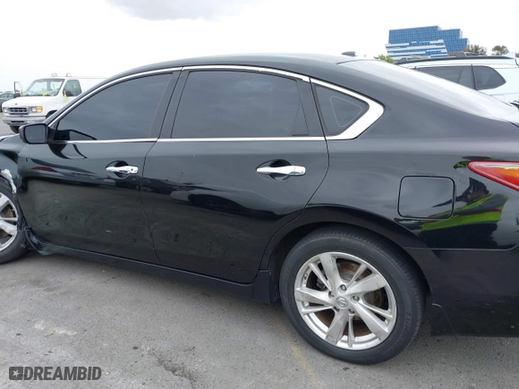 2013 Nissan Altima 2.5 SV with VIN 1N4AL3AP8DN487973, listed as a IAAI auction lot 42053839 with 124,871 mi miles. Bid and sale history available at carsss.com. Image 14.