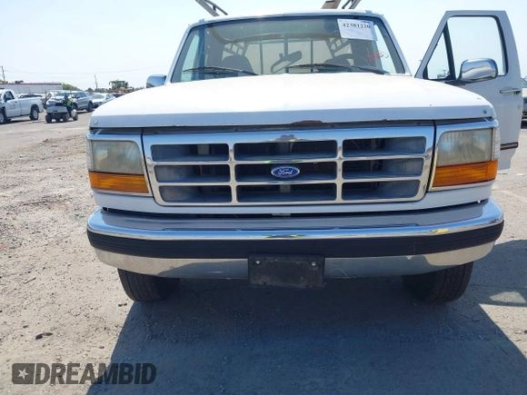 1995 Ford F-250 z VIN 1FTHX25H2SKC12673, wystawiony jako IAAI lot #42381220 z przebiegiem Nie podano mil oraz . Historia ofert i sprzedaży dostępna na DreamBid. Obrazek 6.