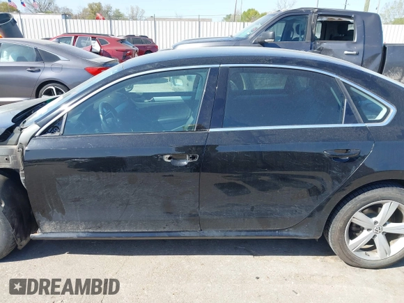 2012 Volkswagen Passat SE with VIN 1VWBP7A31CC084092, listed as a IAAI auction lot 41855831 with 91,252 mi miles. Bid and sale history available at carsss.com. Image 15.
