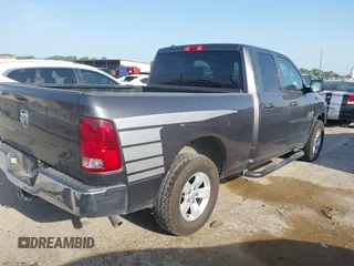 2018 Ram 1500 Express z VIN 1C6RR6FG9JS299201, wystawiony jako IAAI lot #42017973 z przebiegiem 79 732 mil mil oraz . Historia ofert i sprzedaży dostępna na DreamBid. Obrazek 4.