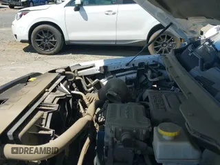 2019 Ram 1500 Big Horn z VIN 1C6SRFBT4KN833385, wystawiony jako IAAI lot #42995677 z przebiegiem 45 290 mil mil oraz . Historia ofert i sprzedaży dostępna na DreamBid. Obrazek 19.