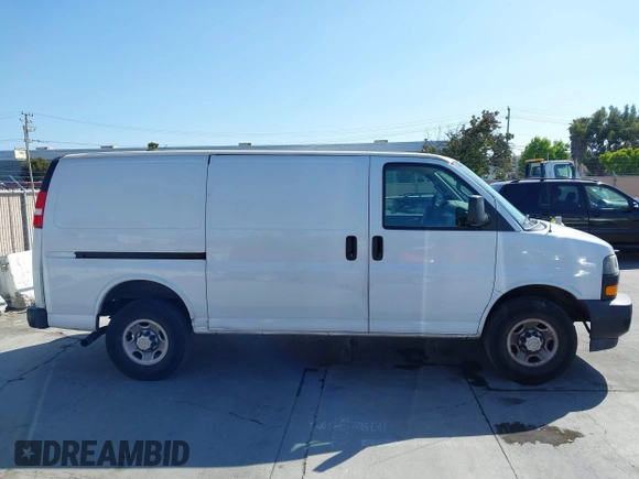 2021 Chevrolet Express Cargo z VIN 1GCWGAFP5M1154767, wystawiony jako IAAI lot #42603834 z przebiegiem 129 116 mil mil oraz . Historia ofert i sprzedaży dostępna na DreamBid. Obrazek 13.