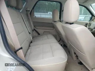2012 Ford Escape XLT z VIN 1FMCU9DG1CKC74602, wystawiony jako Copart lot #57764325 z przebiegiem 153 872 mil mil oraz Szkoda całkowita • Salvage title. Historia ofert i sprzedaży dostępna na DreamBid. Obrazek 11.