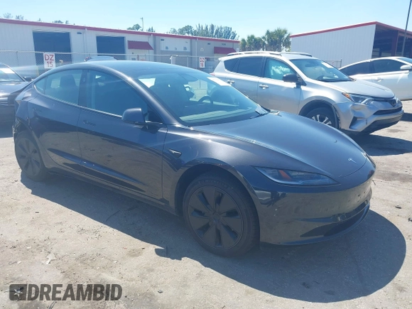 2025 Tesla Model 3 Long Range with VIN 5YJ3E1EA5SF902847, listed as a IAAI auction lot 41776081 with 2,461 mi miles and . Bid and sale history available at carsss.com. Image 1.