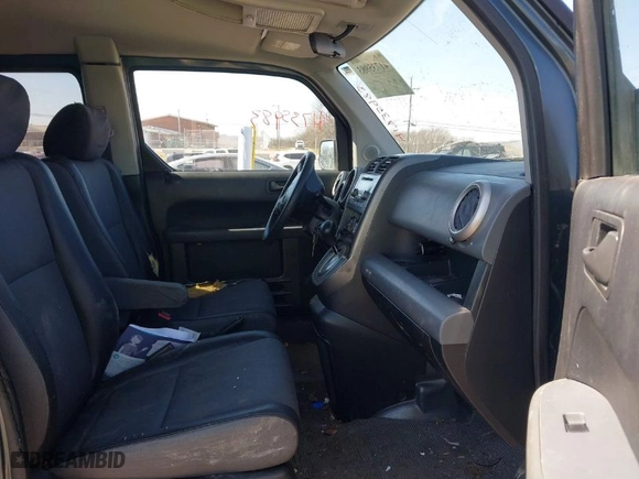 2005 Honda Element EX with VIN 5J6YH18645L005017, listed as a IAAI auction lot 41735983 with NaN miles. Bid and sale history available at carsss.com. Image 5.