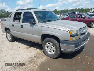 2005 Chevrolet Avalanche Z71 with VIN 3GNEK12Z05G246607, listed as a IAAI auction lot 41972160 with 1 mi miles. Bid and sale history available at carsss.com. Image 1.