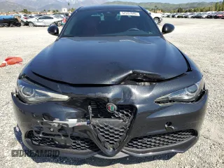 2022 Alfa Romeo Giulia Veloce with VIN ZARFAMBN1N7660074, listed as a Copart auction lot 52597895 with 38,959 mi miles and Salvage Title. Bid and sale history available at carsss.com. Image 5.