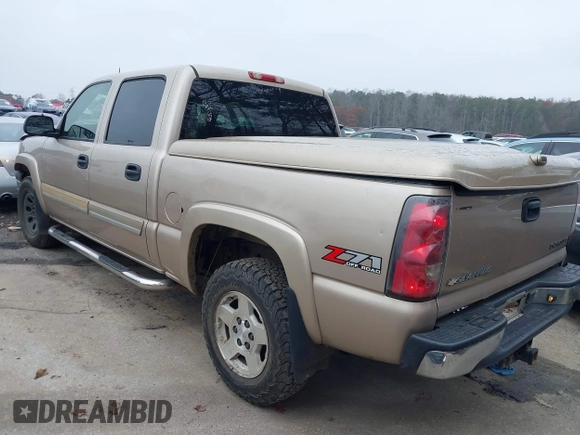 2005 Chevrolet Silverado 1500 LT with VIN 2GCEK13T951250845, listed as a IAAI auction lot 41093130 with 131,092 mi miles and . Bid and sale history available at DreamBid. Image 3.