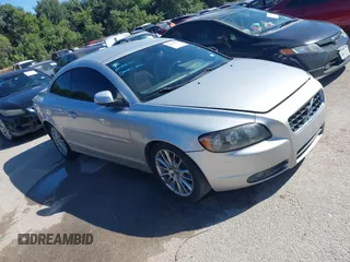 2008 Volvo C70 with VIN YV1MC672X8J054800, listed as a IAAI auction lot 42824222 with 177,981 mi miles and . Bid and sale history available at DreamBid. Image 1.