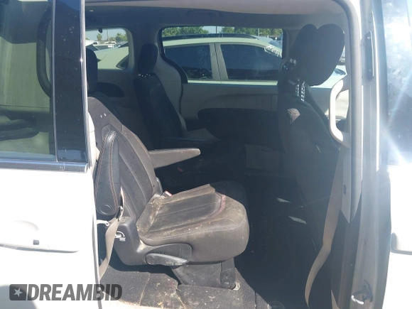 2017 Chrysler Pacifica Touring with VIN 2C4RC1DG6HR633826, listed as a IAAI auction lot 42170041 with 143,481 mi miles and . Bid and sale history available at DreamBid. Image 8.