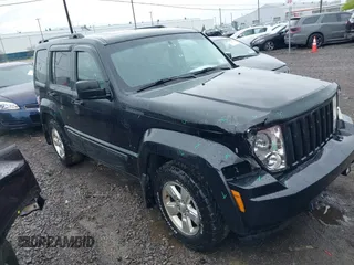 2011 Jeep Liberty Sport Jet z VIN 1J4PN2GK0BW527615, wystawiony jako IAAI lot #42318092 z przebiegiem 150 043 mil mil oraz . Historia ofert i sprzedaży dostępna na DreamBid. Obrazek 1.