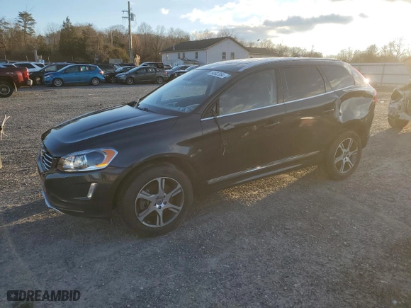 2015 Volvo XC60 T6 Platinum with VIN YV4902RM1F2662348, listed as a Copart auction lot 84502354 with 106,515 mi miles and Salvage Title. Bid and sale history available at carsss.com. Image 1.