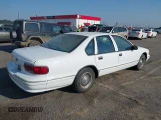 1995 Chevrolet Caprice z VIN 1G1BL52W0SR183101, wystawiony jako IAAI lot #42471866 z przebiegiem 158 647 mil mil oraz . Historia ofert i sprzedaży dostępna na DreamBid. Obrazek 4.