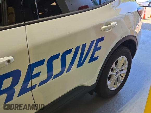 2020 Ford Escape SE z VIN 1FMCU9G66LUB14805, wystawiony jako IAAI lot #42388285 z przebiegiem 50 819 mil mil oraz . Historia ofert i sprzedaży dostępna na DreamBid. Obrazek 30.
