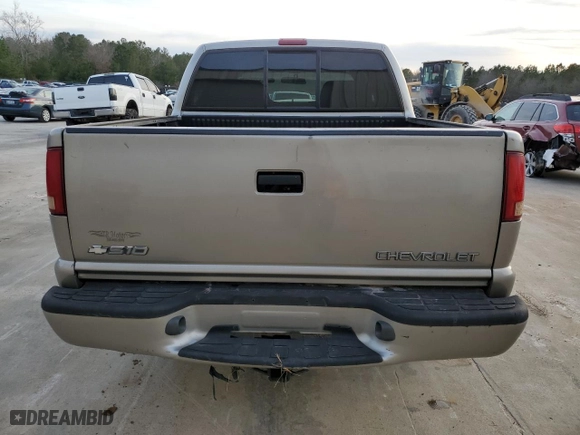 2004 Chevrolet S-10 LS with VIN 1GCDT13X74K113249, listed as a Copart auction lot 42377175 with NaN miles and Salvage Title. Bid and sale history available at carsss.com. Image 6.