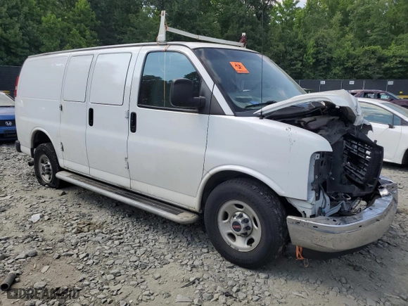 2017 GMC Savana Cargo Van with VIN 1GTW7AFF1H1908339, listed as a Copart auction lot 58879394 with 93,372 mi miles and Salvage Title. Bid and sale history available at carsss.com. Image 4.