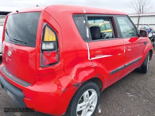 2010 Kia Soul + with VIN KNDJT2A29A7102901, listed as a IAAI auction lot 41880341 with 242,352 mi miles. Bid and sale history available at carsss.com. Image 6.