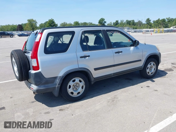 2005 Honda CR-V LX with VIN JHLRD78535C050081, listed as a IAAI auction lot 40169911 with 132,177 mi miles. Bid and sale history available at carsss.com. Image 4.