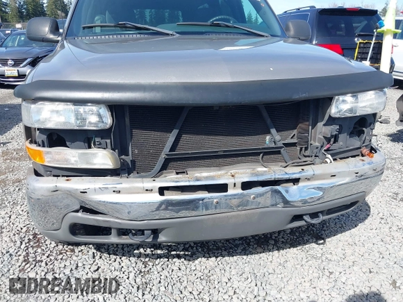 2002 Chevrolet Suburban LT with VIN 1GNFK16ZX2J138018, listed as a IAAI auction lot 41877385 with 235,161 mi miles. Bid and sale history available at carsss.com. Image 6.