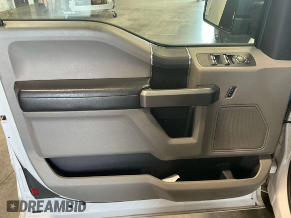 2018 Ford F-150 XL z VIN 1FTEX1CP3JKF23650, wystawiony jako IAAI lot #42785538 z przebiegiem 78 723 mil mil oraz . Historia ofert i sprzedaży dostępna na DreamBid. Obrazek 19.