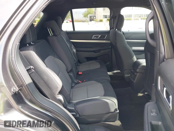 2018 Ford Explorer XLT z VIN 1FM5K7D82JGB56585, wystawiony jako IAAI lot #42129728 z przebiegiem 39 007 mil mil oraz . Historia ofert i sprzedaży dostępna na DreamBid. Obrazek 8.