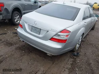 2008 Mercedes-Benz S-Class 5.5L V8 with VIN WDDNG86X98A198657, listed as a IAAI auction lot 41199732 with 172,916 mi miles. Bid and sale history available at carsss.com. Image 4.