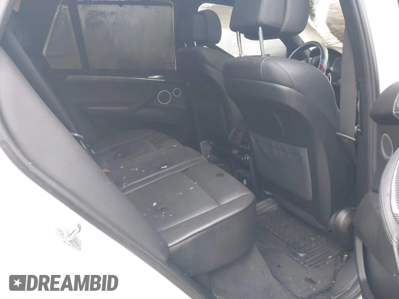 2010 BMW X5 M with VIN 5YMGY0C52ALK25509, listed as a IAAI auction lot 41227049 with 1 mi miles. Bid and sale history available at carsss.com. Image 8.