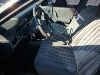 1989 Oldsmobile Cutlass z VIN 1G3AJ51W1KG334940, wystawiony jako Copart lot #42258445 z przebiegiem 97 318 mil mil oraz Szkody całkowita. Historia ofert i sprzedaży dostępna na DreamBid. Obrazek 7.