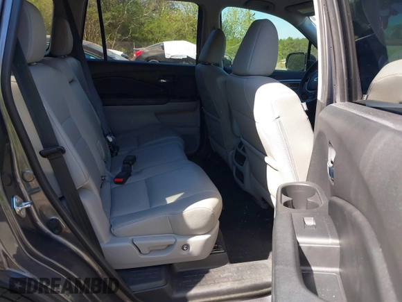 2017 Honda Pilot EX-L with VIN 5FNYF5H5XHB046172, listed as a IAAI auction lot 41830406 with 86,630 mi miles. Bid and sale history available at carsss.com. Image 8.