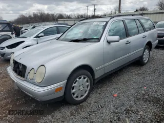 1999 Mercedes-Benz E-Class with VIN WDBJH82F8XX026049, listed as a Copart auction lot 51020325 with 157,295 mi miles and Clean Title. Bid and sale history available at carsss.com. Image 1.