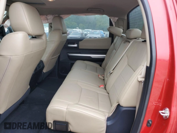 2017 Toyota Tundra Limited z VIN 5TFHW5F10HX595899, wystawiony jako Copart lot #56915095 z przebiegiem 50 700 mil mil oraz Czysty tytuł • Clean title. Historia ofert i sprzedaży dostępna na DreamBid. Obrazek 10.