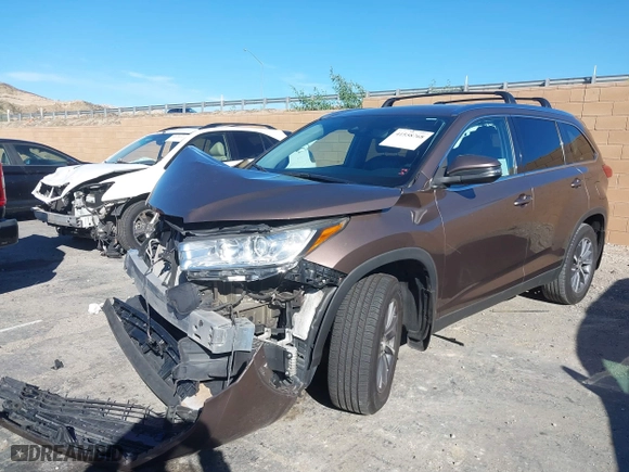 2019 Toyota Highlander SE with VIN 5TDKZRFH6KS351253, listed as a IAAI auction lot 41558768 with NaN miles. Bid and sale history available at carsss.com. Image 17.