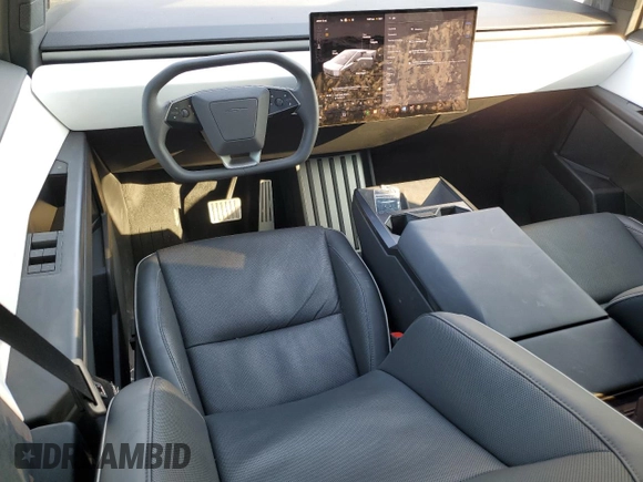 2024 Tesla Cybertruck z VIN 7G2CEHED2RA020834, wystawiony jako Copart lot #73682154 z przebiegiem 9 221 mil mil oraz Szkoda całkowita • Salvage title. Historia ofert i sprzedaży dostępna na DreamBid. Obrazek 8.