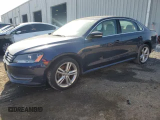 2014 Volkswagen Passat TDI SE w/Sunroof with VIN 1VWBN7A32EC080030, listed as a Copart auction lot 51460835 with 173,511 mi miles and Clean Title. Bid and sale history available at carsss.com. Image 1.
