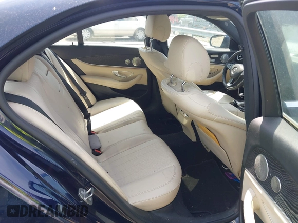 2017 Mercedes-Benz E 300 Luxury с VIN WDDZF4JB3HA155487, выставлен на аукционе IAAI как лот 42509860 с пробегом 103 974 миль миль и . История ставок и продаж доступна на DreamBid. Изображение 8.