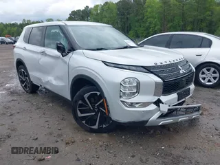 2022 Mitsubishi Outlander SE z VIN JA4J3UA86NZ013601, wystawiony jako IAAI lot #42009537 z przebiegiem 56 293 mil mil oraz . Historia ofert i sprzedaży dostępna na DreamBid. Obrazek 1.