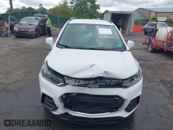 2019 Chevrolet Trax LT z VIN KL7CJLSB4KB828096, wystawiony jako IAAI lot #42233971 z przebiegiem 99 112 mil mil oraz . Historia ofert i sprzedaży dostępna na DreamBid. Obrazek 13.