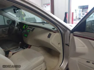 2007 Hyundai Azera GLS with VIN KMHFC46D07A201772, listed as a IAAI auction lot 41212596 with 314,234 mi miles. Bid and sale history available at carsss.com. Image 5.