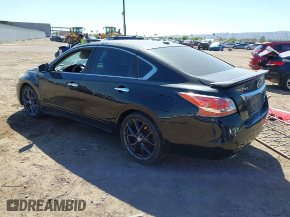 2014 Nissan Altima 2.5 S with VIN 1N4AL3APXEN221114, listed as a IAAI auction lot 42164834 with 140,302 mi miles. Bid and sale history available at carsss.com. Image 3.