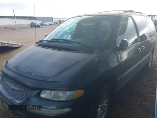 2000 Chrysler Town & Country LXi with VIN 1C4GP54L5YB671398, listed as a IAAI auction lot 41736027 with 131,923 mi miles. Bid and sale history available at carsss.com. Image 2.