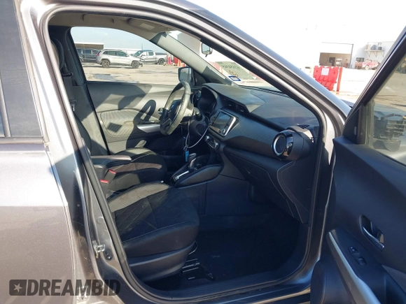 2020 Nissan Kicks SV with VIN 3N1CP5CV0LL550449, listed as a IAAI auction lot 41654345 with 71,297 mi miles. Bid and sale history available at carsss.com. Image 5.