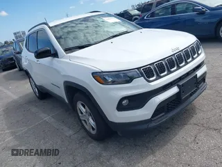 2023 Jeep Compass Latitude z VIN 3C4NJDBN1PT538478, wystawiony jako IAAI lot #41804312 z przebiegiem 14 228 mil mil oraz . Historia ofert i sprzedaży dostępna na DreamBid. Obrazek 1.