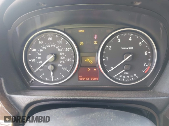 2011 BMW 3 Series 328i xDrive z VIN WBAPK5C52BA661858, wystawiony jako IAAI lot #42074865 z przebiegiem 92 412 mil mil oraz . Historia ofert i sprzedaży dostępna na DreamBid. Obrazek 7.