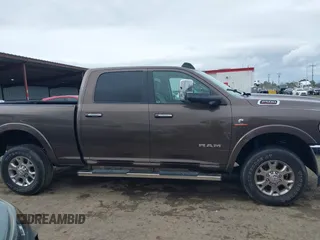 2020 Ram 2500 Laramie z VIN 3C6UR5FL5LG249102, wystawiony jako IAAI lot #41414195 z przebiegiem 42 044 mil mil oraz . Historia ofert i sprzedaży dostępna na DreamBid. Obrazek 13.