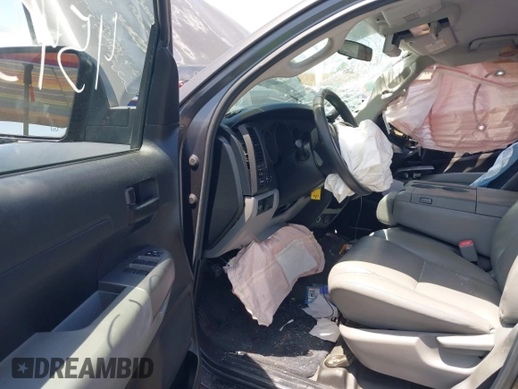 2013 Toyota Tundra z VIN 5TFRM5F15DX053654, wystawiony jako IAAI lot #42324593 z przebiegiem 128 206 mil mil oraz . Historia ofert i sprzedaży dostępna na DreamBid. Obrazek 5.