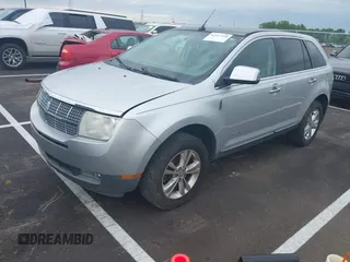 2010 Lincoln MKX with VIN 2LMDJ8JC3ABJ31932, listed as a IAAI auction lot 42117520 with 195,797 mi miles. Bid and sale history available at carsss.com. Image 2.