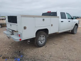 2022 Ram 2500 Tradesman with VIN 3C6UR5HL1NG213746, listed as a IAAI auction lot 41917608 with 133,775 mi miles. Bid and sale history available at carsss.com. Image 4.